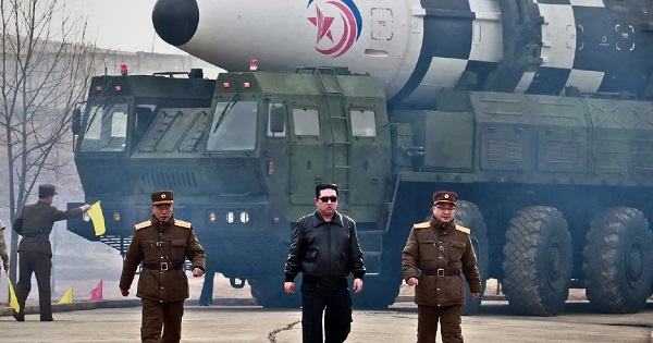 Portada: Corea del Norte enmienda su Constitución para reforzar su estatus de potencia nuclear