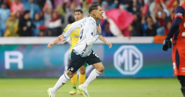 Portada: ¡Paolo Guerrero es goleador! Anotó un doblete en la victoria de LDU por 3-0 ante Defensa y Justicia por Copa Sudamericana