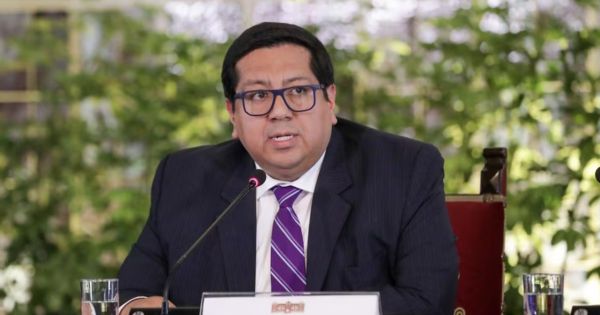 Alex Contreras seguirá en el Ministerio de Economía: "No he presentado ninguna carta de renuncia"