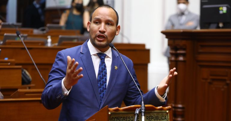 Alejandro Muñante: "Toledo debe dar los nombres de todos los que se llenaron los bolsillos"