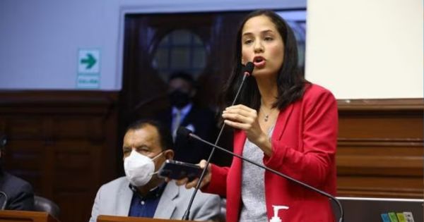 Sigrid Bazán propone ley que otorgue días libres por dolores menstruales