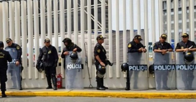 Policía y Fuerzas Armadas resguardan el Aeropuerto Internacional Jorge Chávez