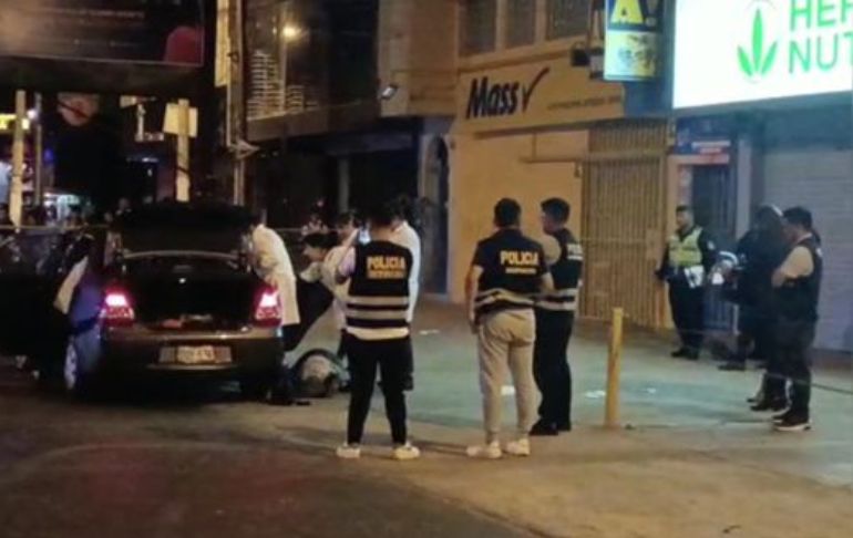 Los Olivos: taxista fue asesinado a balazos en la avenida Carlos Izaguirre