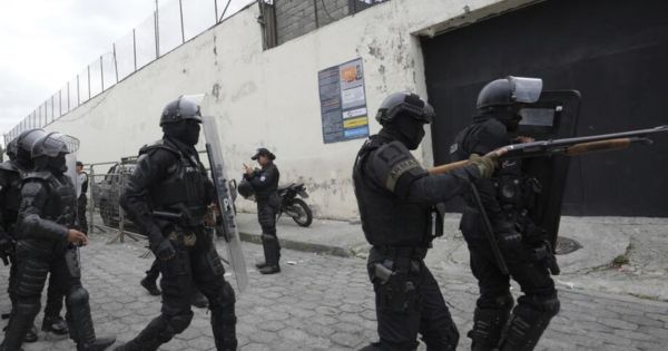 Terror en Ecuador: asciende a 178 el número de rehenes en cárceles