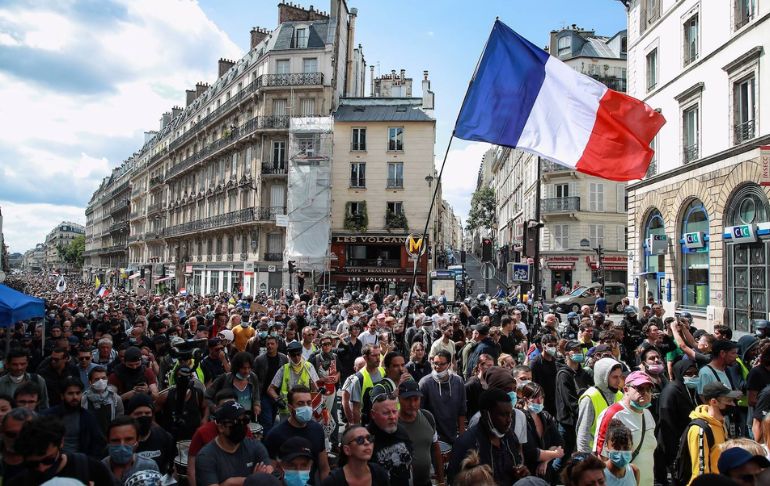 Portada: Francia:  400 mil personas se manifestaron contra la reforma del sistema de pensiones