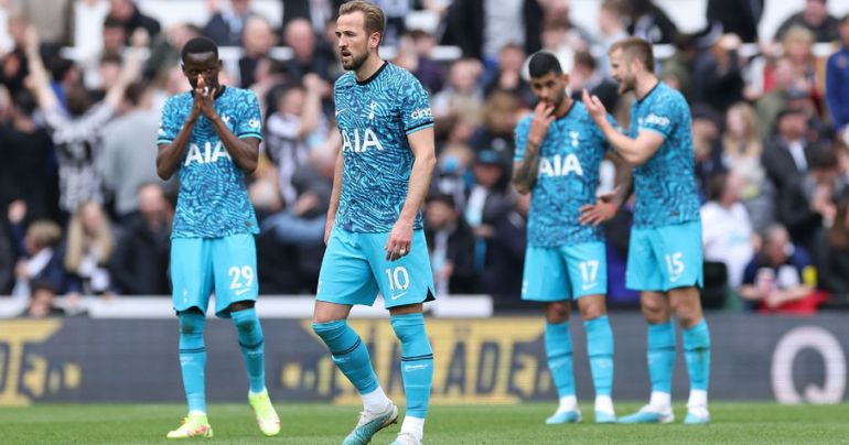 Jugadores del Tottenham le devolverán el dinero de las entradas a sus hinchas tras perder con el Newscatle