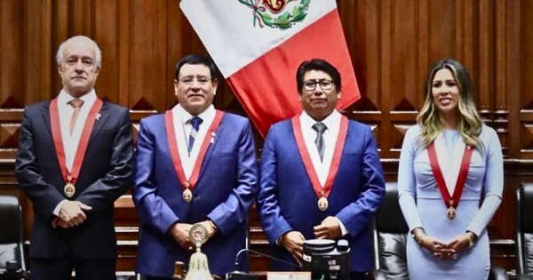 Congreso: plantean que legisladores investigados no integren Mesa Directiva