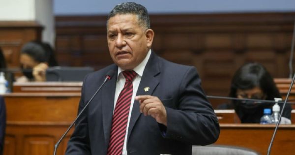 Esdras Medina encabezará una tercera lista: "Soy candidato a la presidencia del Congreso"