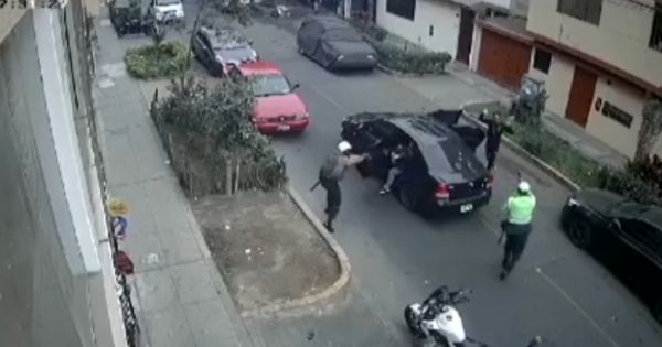 Los Olivos: Policía frustra a balazos secuestro de empresaria