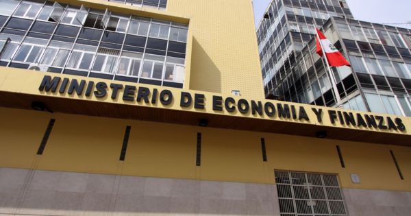 Portada: MEF reduce de 2,5% a 1,1% su proyección de crecimiento económico para este 2023