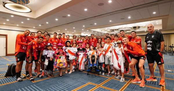 Selección peruana recibió visita de la Cónsul General del Perú en Dallas