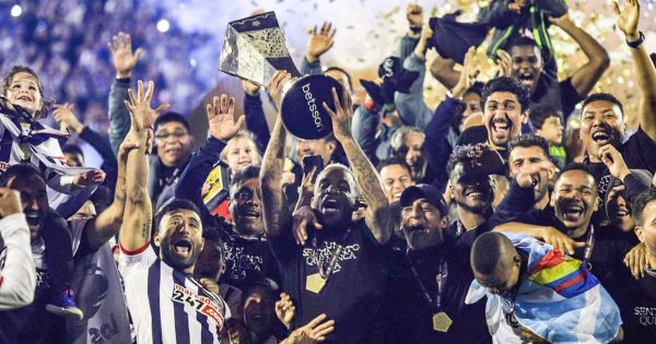 Portada: Jefferson Farfán reveló que premiaba a los jugadores en bicampeonato de Alianza Lima: "Tenía que motivar a mis 'gatos'"