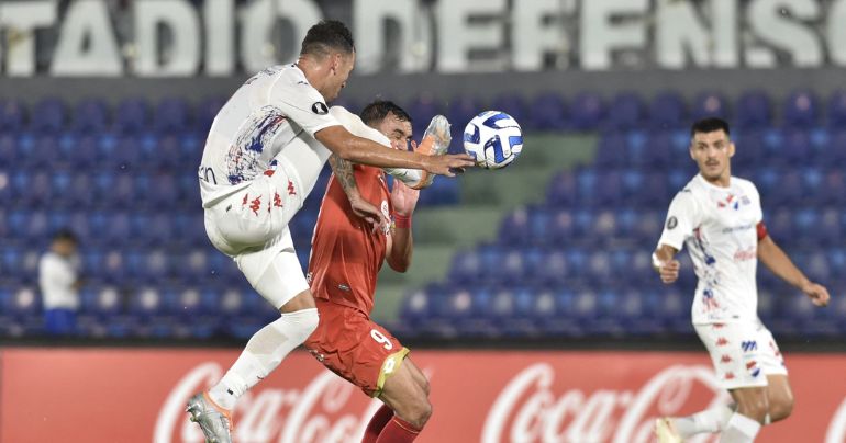 Portada: ¡En el último minuto! Sport Huancayo perdió por un global de 4-3 ante Nacional y quedó eliminado de la Copa Libertadores