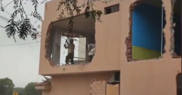 Chancay: mujer derrumbó casa que construyó en terreno de su exsuegro porque la desalojó