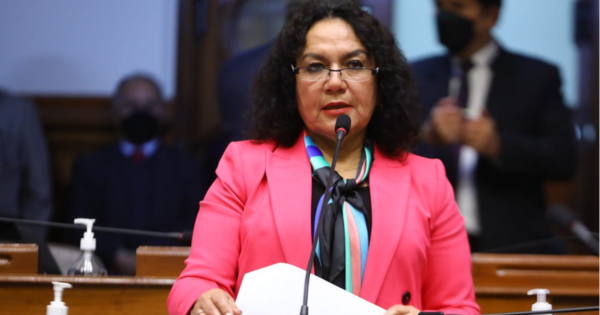 María Acuña: Fiscalía de la Nación archiva investigación contra parlamentaria por recorte de sueldo