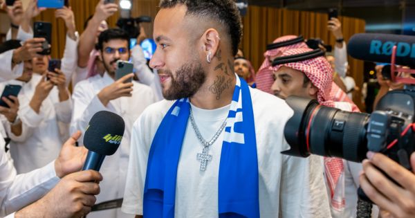 Neymar llegó a Arabia Saudita para ser presentado como nuevo jugador del Al-Hilal: el brasileño causó furor (VIDEO)