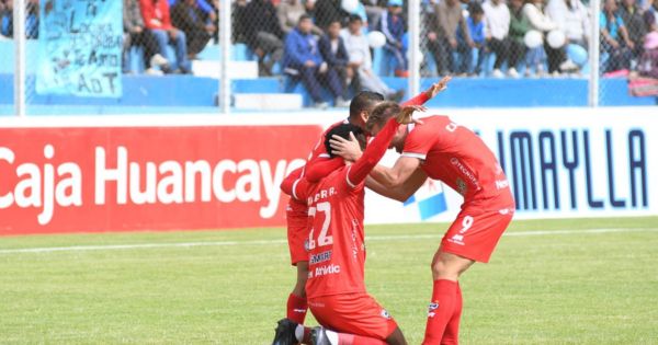 Portada: Cienciano sacó empate en Tarma ante ADT con polémico arbitraje de Mike Palomino