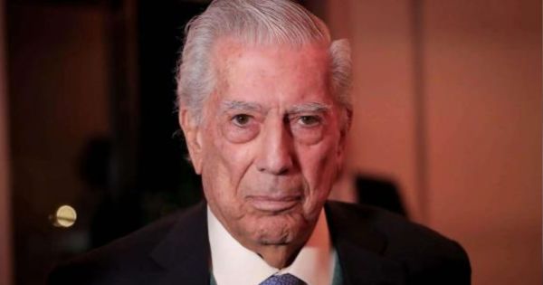 Portada: Mario Vargas Llosa: "Me molesta que la chismografía se haya apoderado de una parte de mi vida"