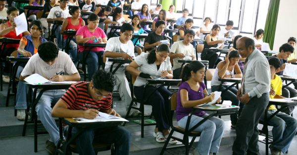 Oficializan ley que facilita obtener el bachillerato y título profesional