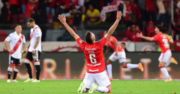 Portada: ¡River Plate quedó fuera de la Copa Libertadores! Internacional lo derrotó 9-8 por penales y clasificó a los cuartos de final