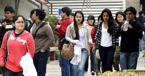 Portada: Congreso aprobó por insistencia norma que facilita la obtención del grado de bachiller