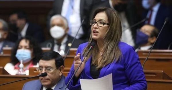 Comisión de Ética del Congreso blinda a Magaly Ruiz y solo es multada con 30 días de sueldo