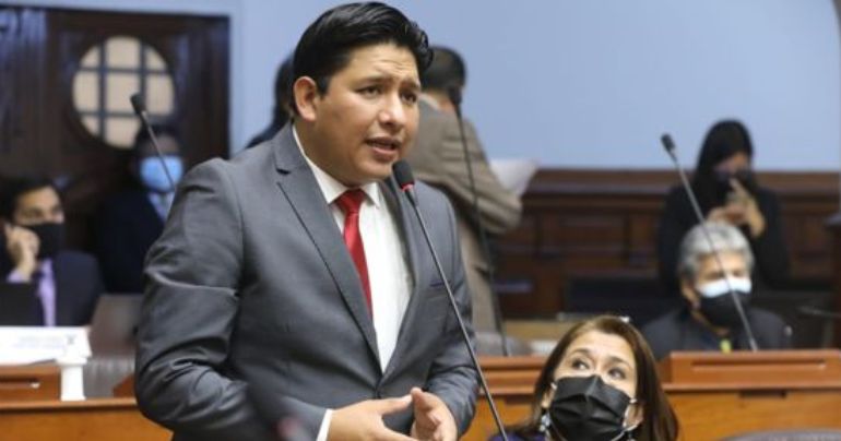 Ilich López pide a congresista que presentó moción de vacancia contra Dina Boluarte “que se dedique a trabajar”