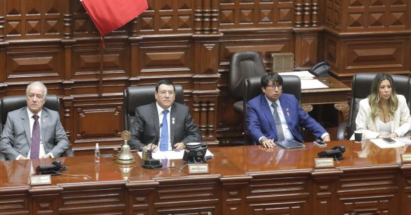 Alejandro Soto instala legislatura para el nuevo Periodo Anual de Sesiones 2023-2024