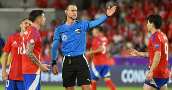 Chile presenta reclamo a Conmebol por arbitraje ante Canadá: pide suspender al árbitro Wilmar Roldán