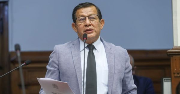 Portada: Eduardo Salhuana: La Mesa Directiva debe ser encabezada por alguien del bloque democrático