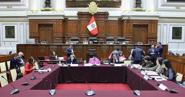 Comisión de Constitución aprueba dictamen que elimina elecciones primarias abiertas y obligatorias