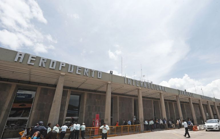 Portada: Cusco: Aeropuerto Velasco Astete reanuda a mediodía sus operaciones tras violentas protestas