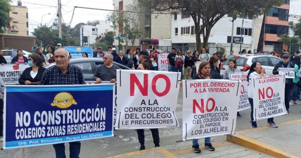 Surco: vecinos protestan en contra de la construcción de un colegio en zona residencial