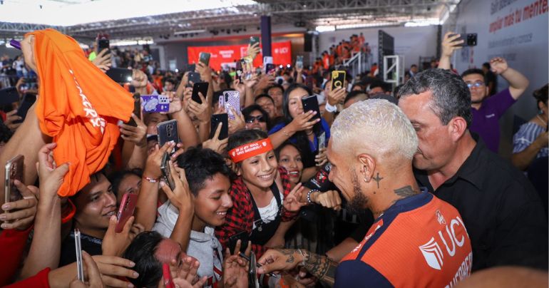 Portada: ¡Mansiche será una fiesta! Se agotó el primer lote de entradas para observar el debut Paolo Guerrero con UCV