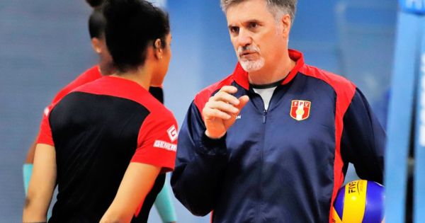 Portada: Entrenador de la Selección Peruana de Vóley renunció tras quedar en último lugar en el Sudamericano