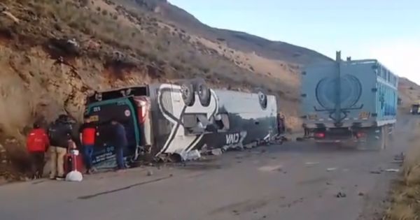 Ayacucho: al menos 13 fallecidos y varios heridos deja volcadura de bus interprovincial