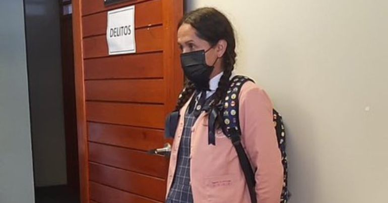 Huancayo: liberan a sujeto que ingresó vestido de alumna a colegio