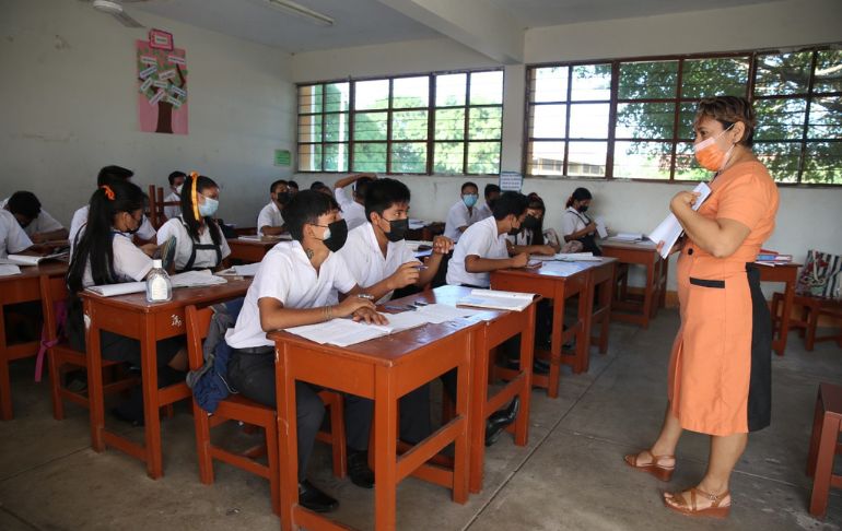 Gobierno anuncia que se restablecerá el curso de educación cívica