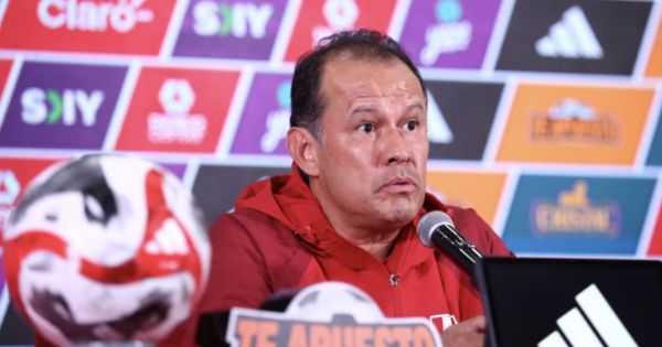 Juan Reynoso no quiere hablar de la desconvocatoria de Cueva, Flores y Zambrano