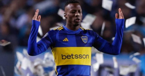 Luis Advíncula integra el equipo ideal de la Copa Libertadores