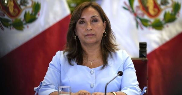 Portada: Dina Boluarte solicitará permiso al Congreso para salir del país la otra semana