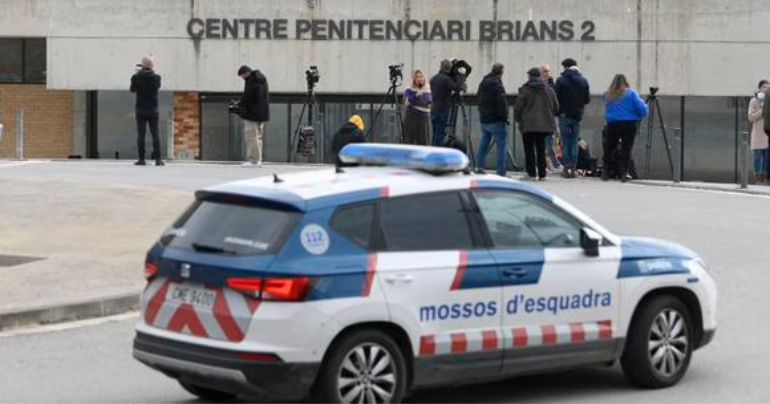 Portada: España: pareja pierde la patria potestad de sus 8 hijos por maltrato