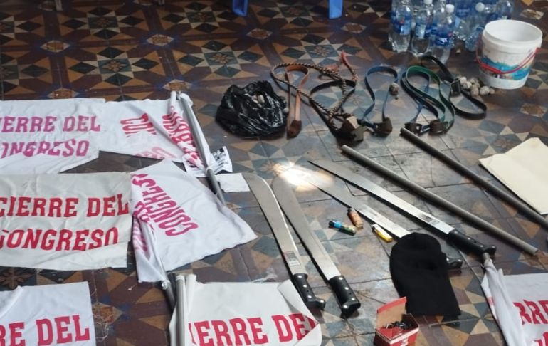 PNP halla pasamontañas y machetes en locales de Nuevo Perú y la Confederación Campesina del Perú