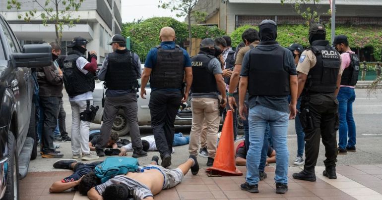 Terror en Ecuador: al menos ocho muertos luego de diversos atentados