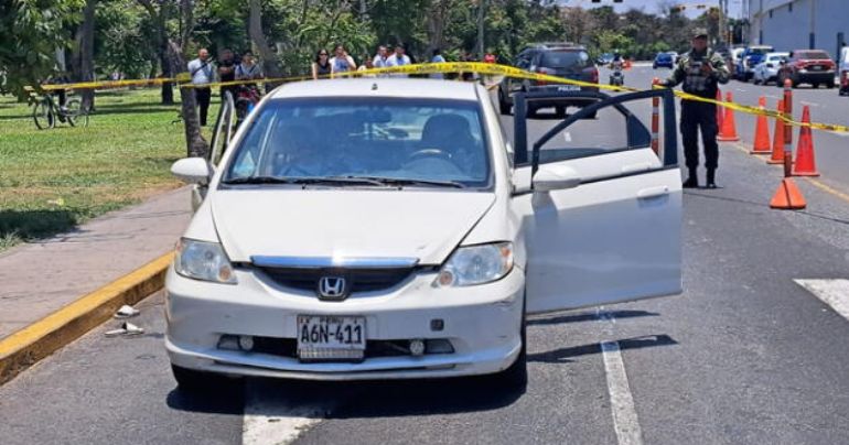 Plaza San Miguel: matan a 6 personas dentro de auto frente a centro comercial