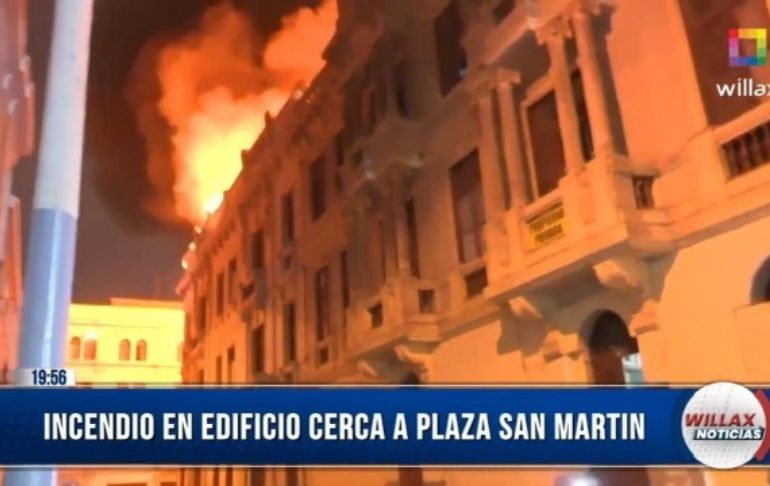 Protestas en Lima: voraz incendio en edificio cerca a Plaza San Martín