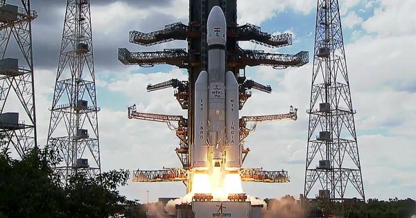 Portada: ¡Aterrizó!: India se convierte en el cuarto país en llegar a la Luna