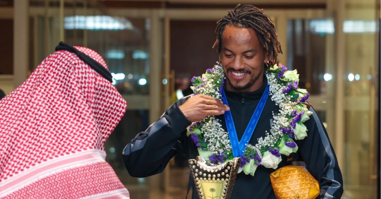 Portada: Al-Hilal: André Carrillo y sus compañeros fueron recibidos como héroes en Arabia Saudita