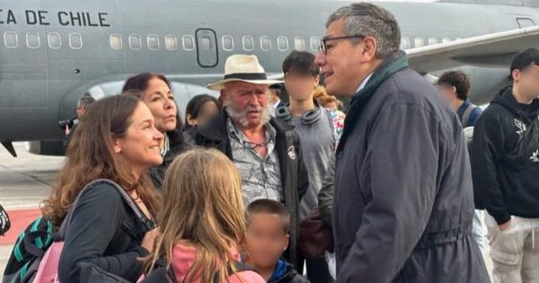 Portada: Cancillería informó que un grupo de peruanos en Israel llegaron a Chile en vuelo humanitario