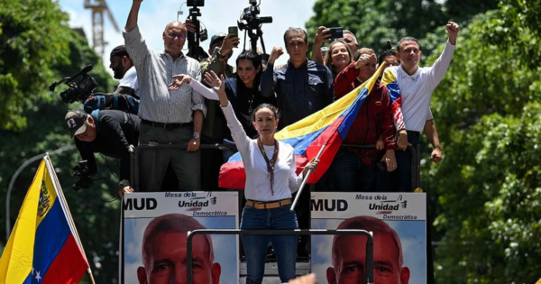 La oposición en Venezuela denuncia al régimen chavista por cometer una represión a "niveles inhumanos"